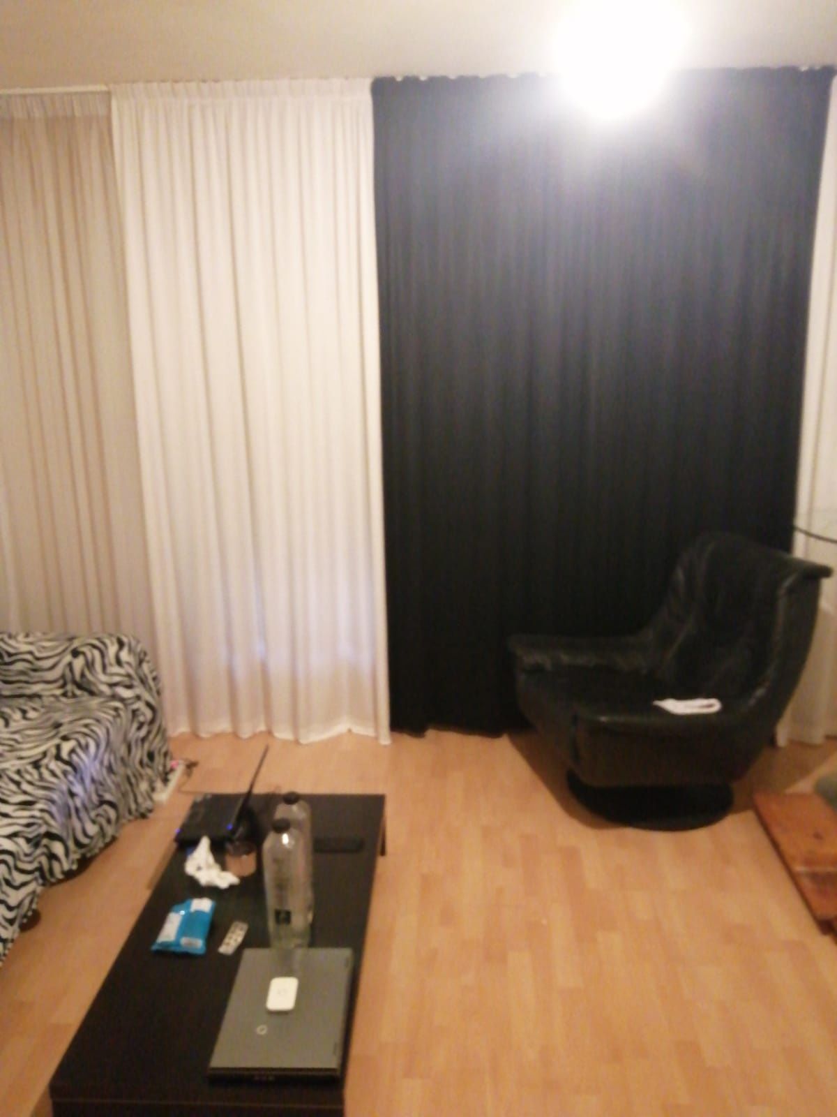 2 Perdele voal alb + 4 Draperii satin alb si negru - stare excelenta!