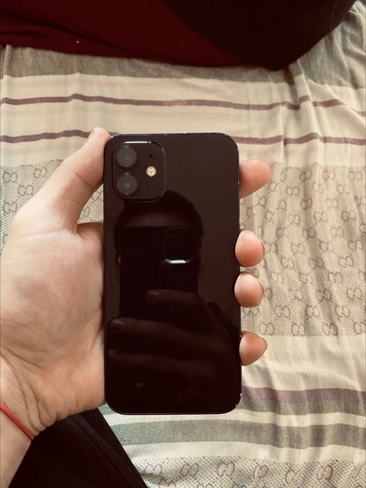 Айфон 12 темно синий