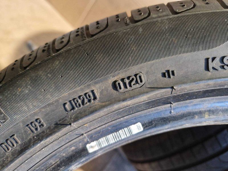 2 Pirelli R17 225/45
летни гуми DOT0120