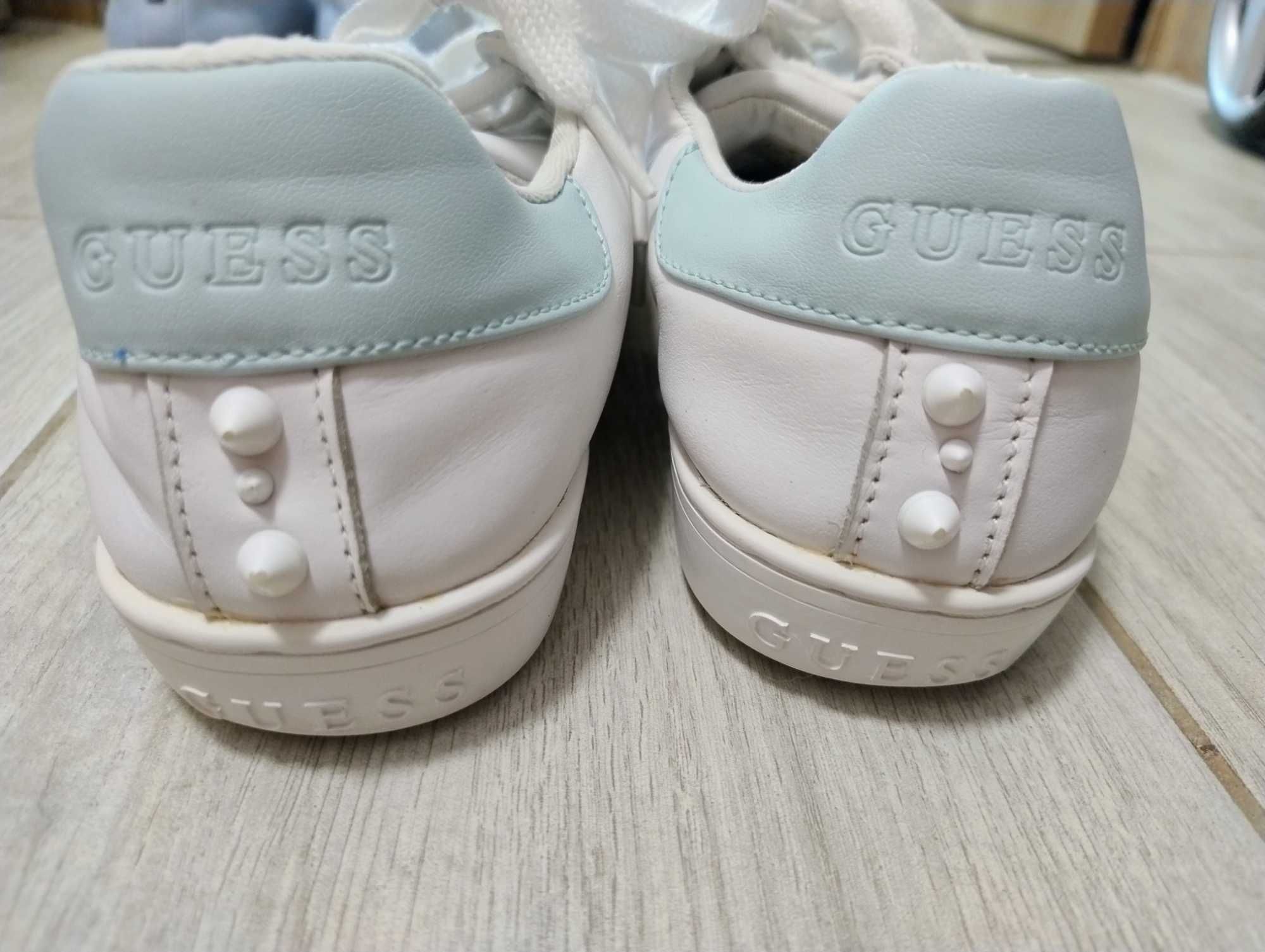 Дамски кецове Guess Nr. 37