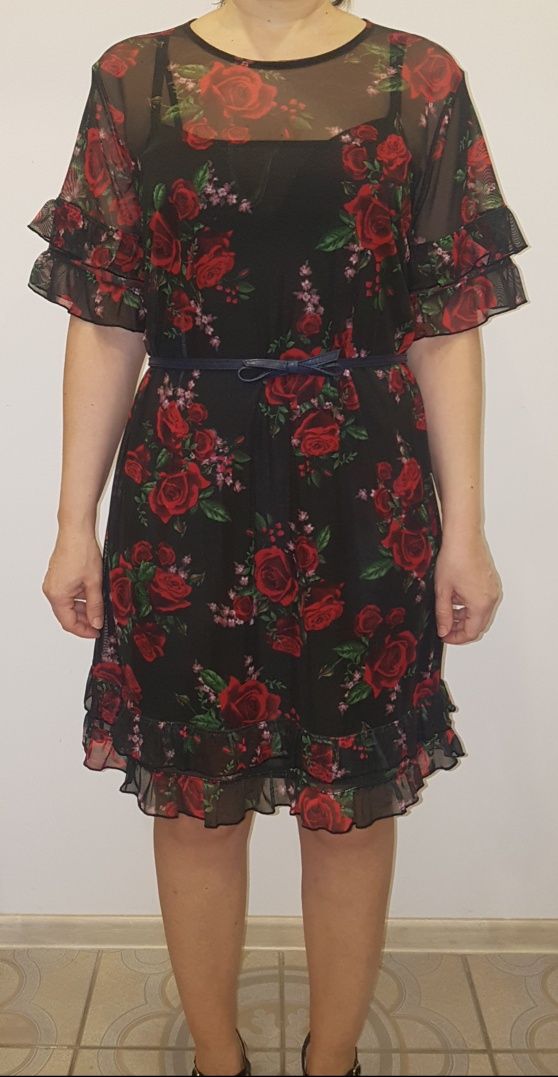 Rochie dantela cu model floral , măr M