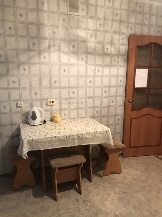 Часовой 2 ч-3000 тн днем. Абылайхана-Мусрепова,Р-н 7 Поликлиника