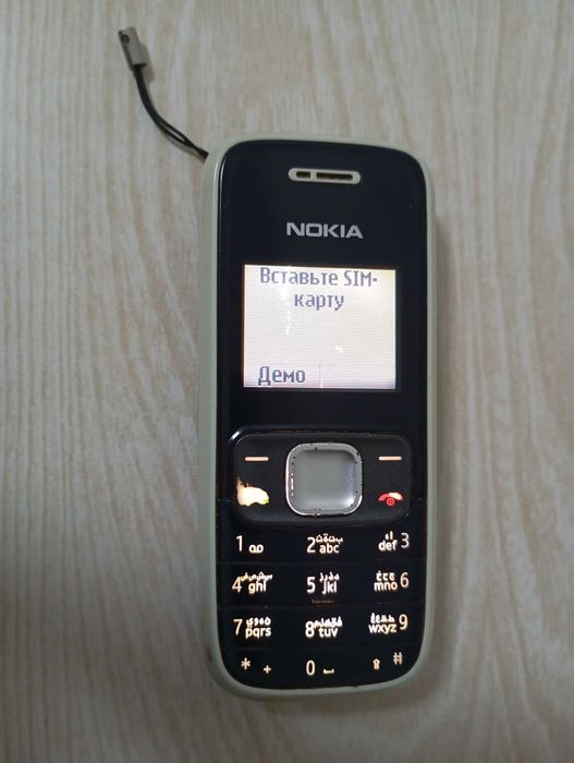 Продам б/у телефон Nokia 1209 (RH-105)