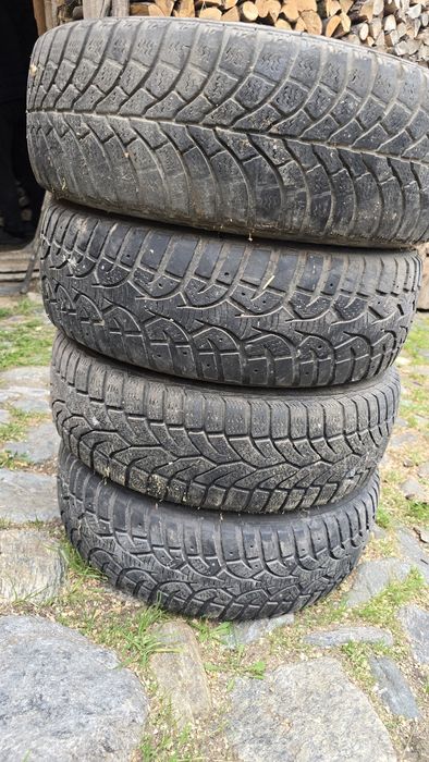 Vand 4 roti 185/65 14 cu jante cu tot in 4 gauri si 2 stopuri berlingo