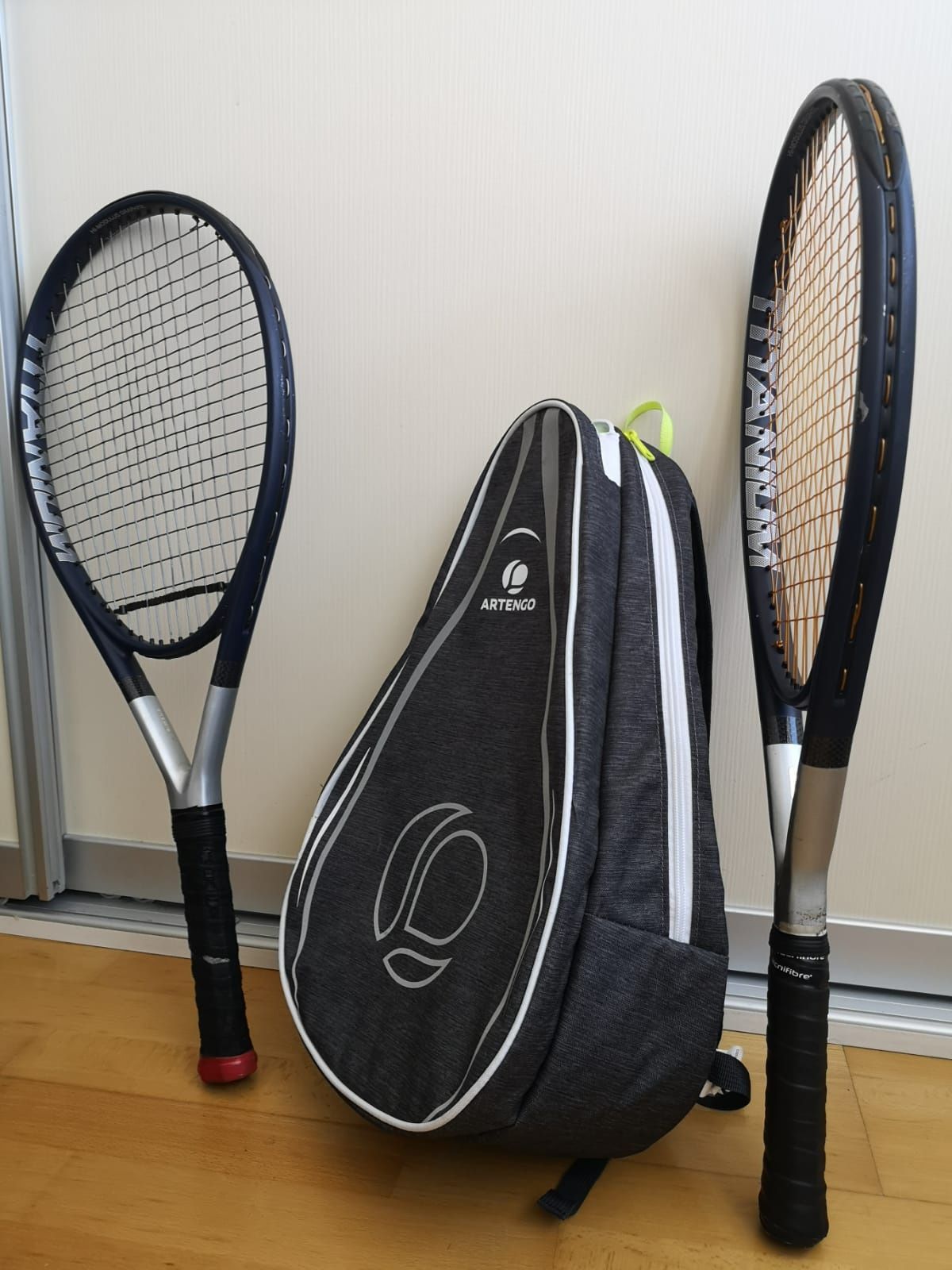 Geanta Artengo si set doua rachete tenis profesionale