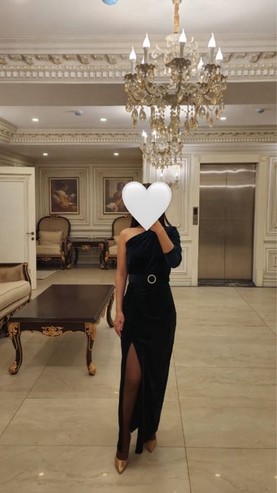 Платье вечернее в пол длинное с вырезом