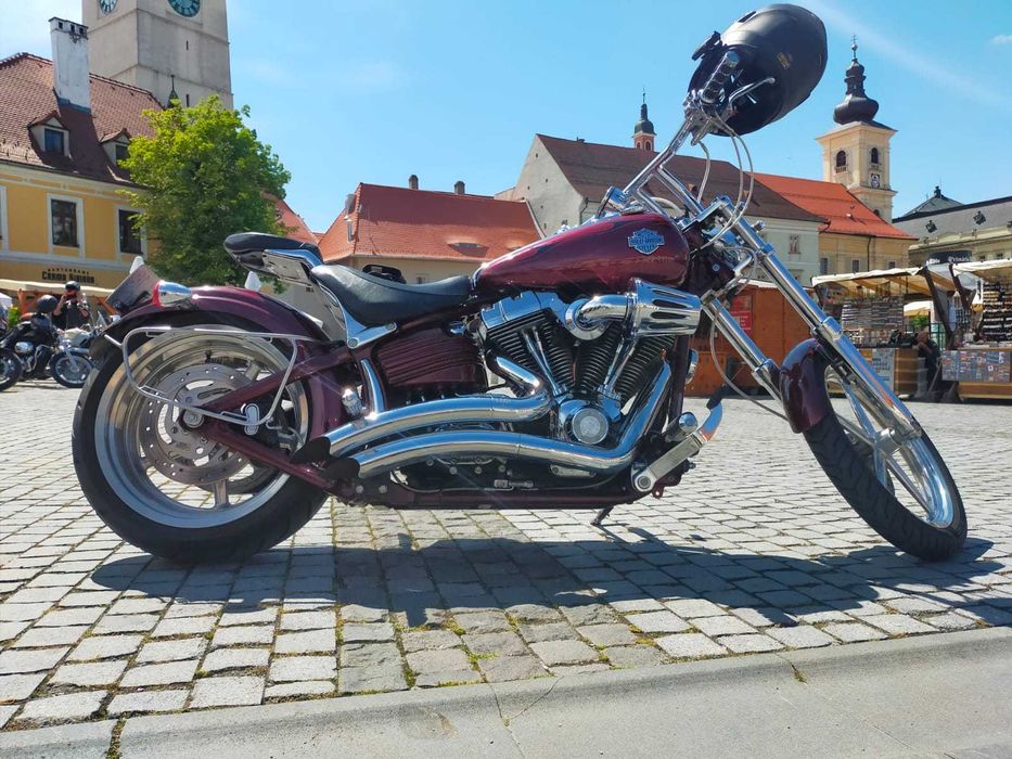 Harley Davidson Softail C Rocker - Custom de fabrica