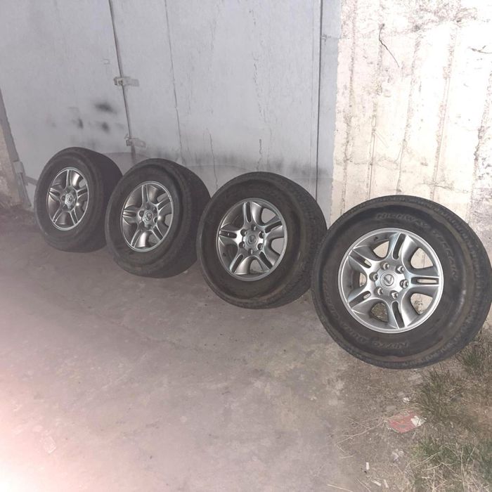 Диски с резиной 275 65 r17 диски и резина в идеальном состоянии