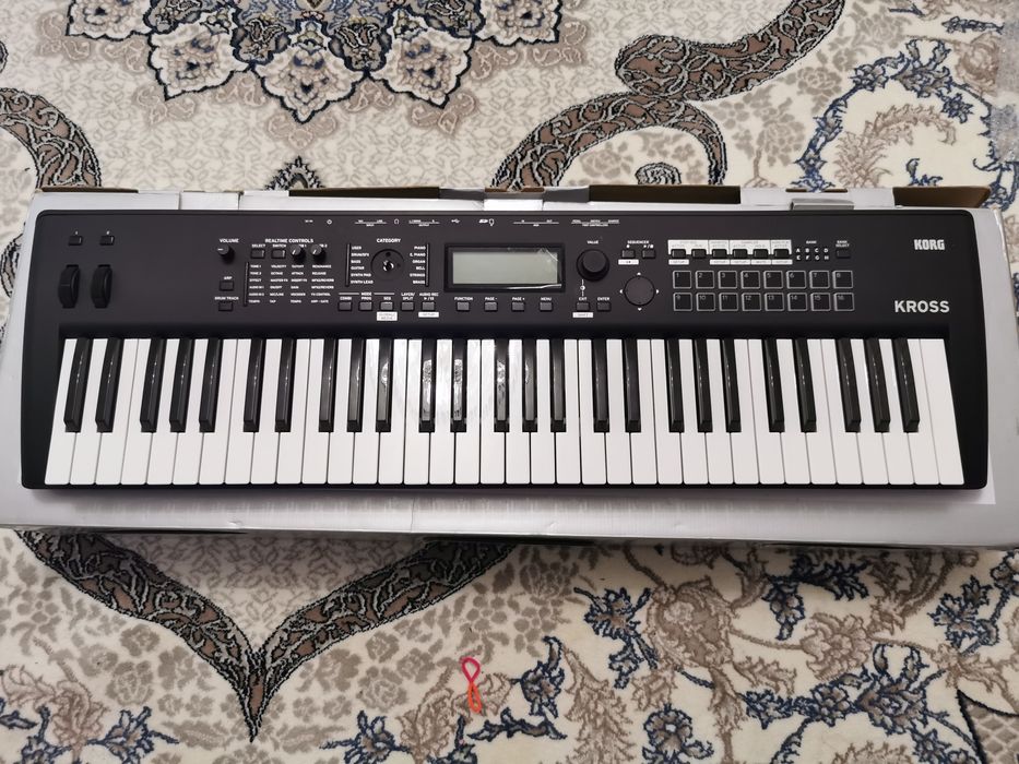 Korg kross 2 sotiladi