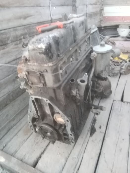 Уваз запчасти сотилади