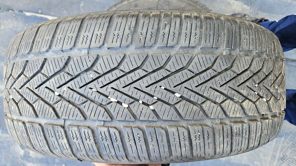 Гуми 225 55 17 семперит