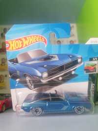 Mașinuță hot wheels 70'plymounth barracuda