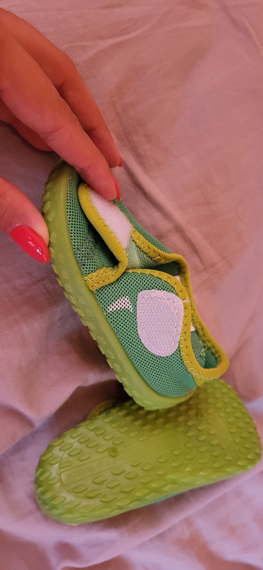 Детски обувки за момче. Зелени
