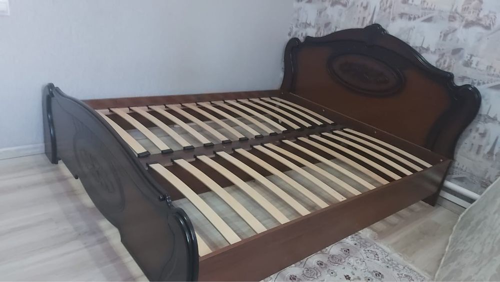 Продается двух спальняя кровать
