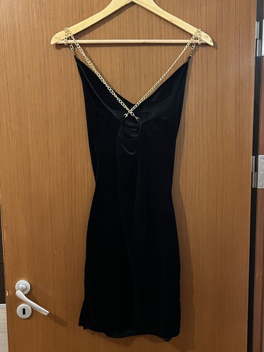 Вечерна рокля с гол гръб