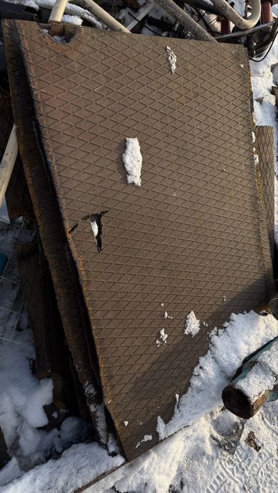 Продам железные листы 6 мм