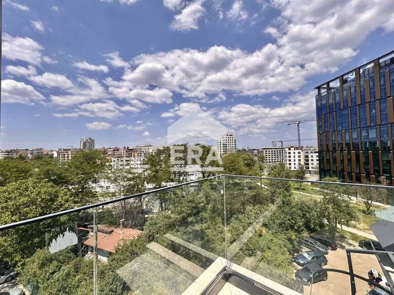 Невероятен пентхаус с 360° гледки в Белия квартал