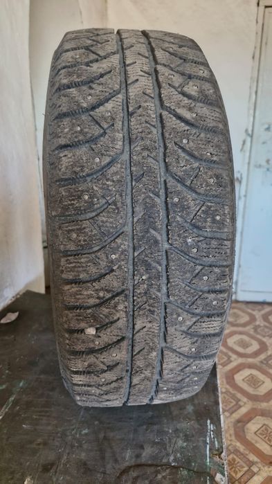 Brigestone R16 215x60 комплект
