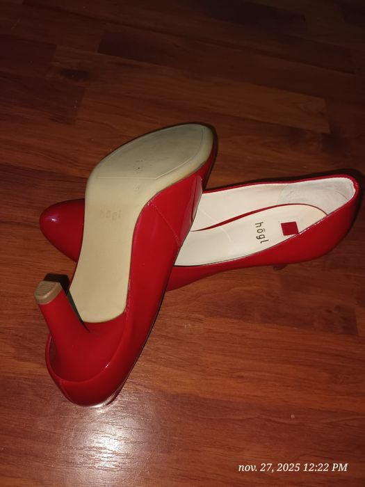 Vand tocuri pe diferite culori