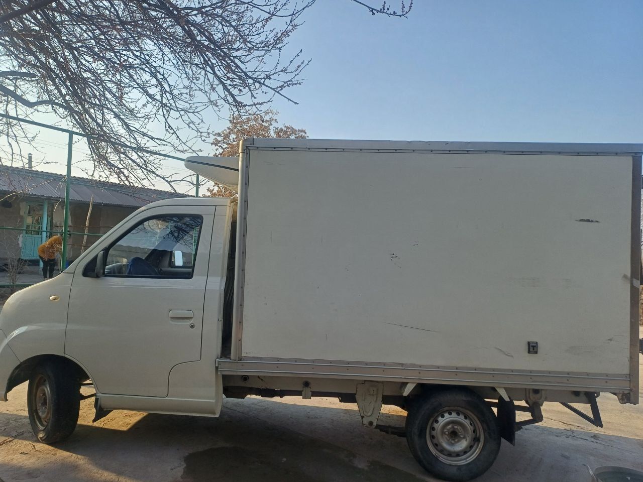Lifan 5021 sotiladi Refrejerator 100tali gazda