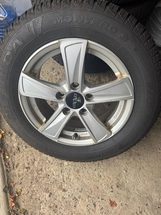Vand jante aliaj 15" si anvelope iarna195 65 15, vw golf 5,6,7
