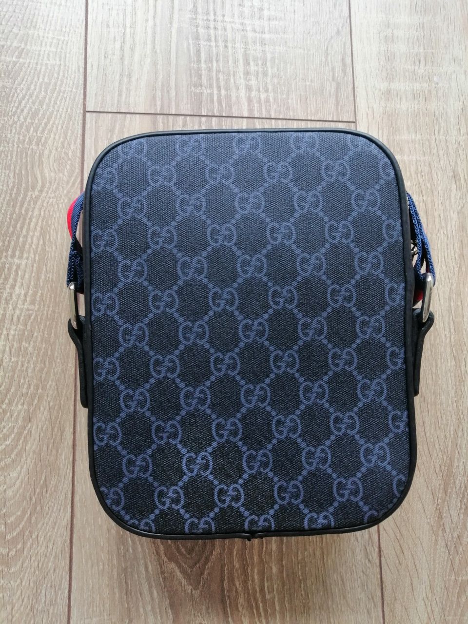 Gucci мъжка чанта в два цвята