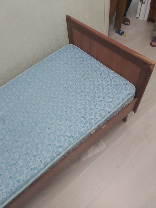 Продается кровать б/у