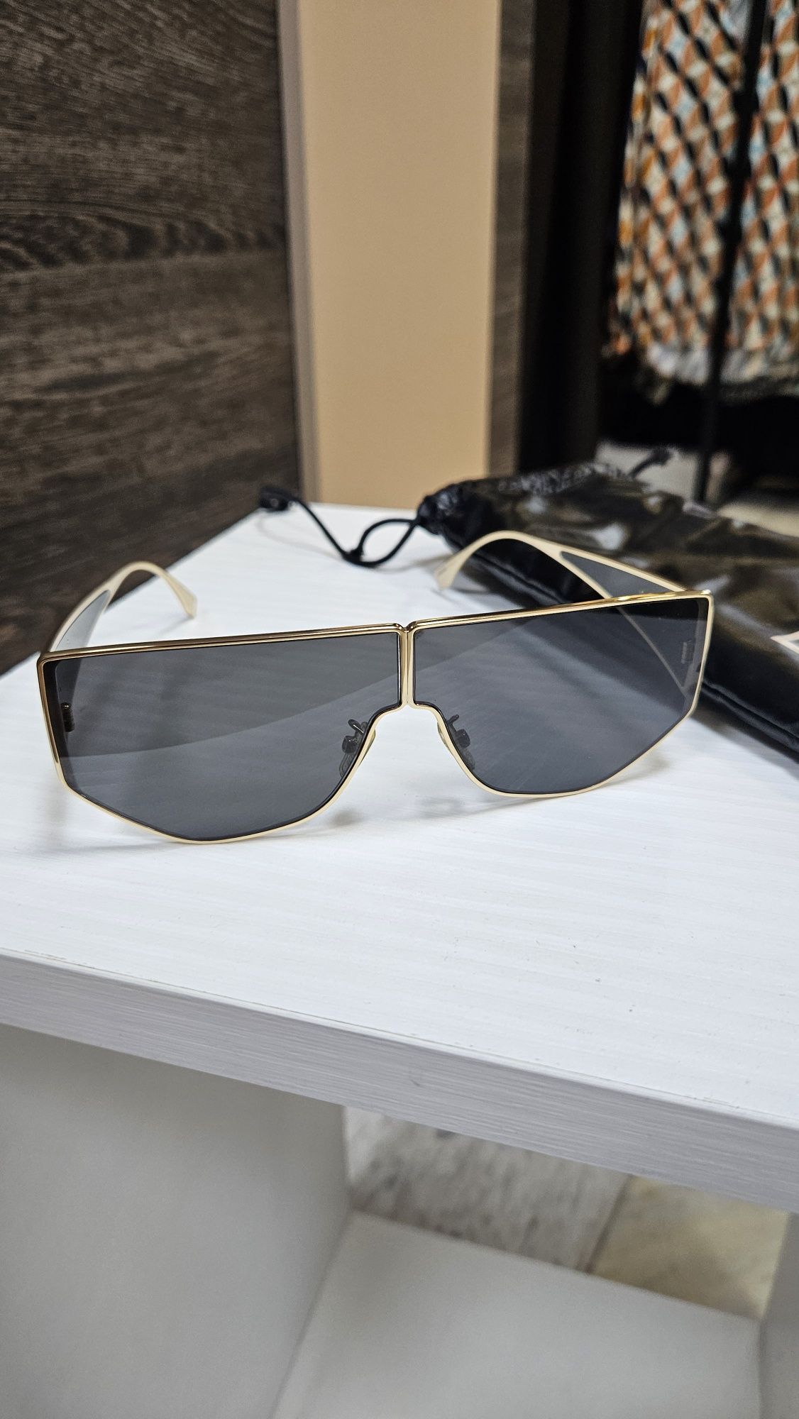 Слънчеви очила FENDI- FE40051U 32А