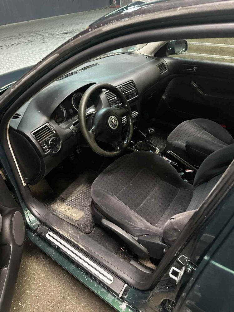 Volkswagen bora 1.6 Variante!