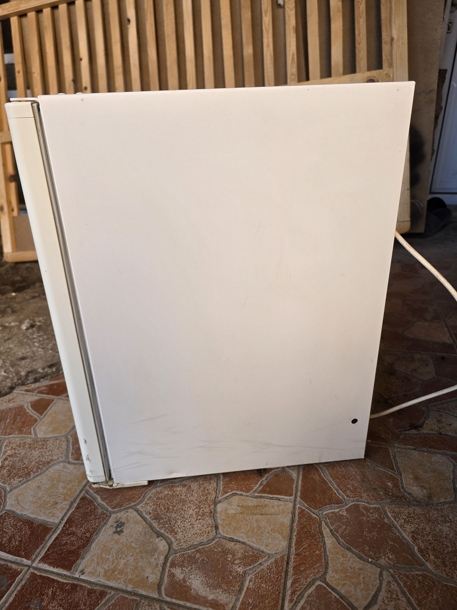 Малък хладилник Beko