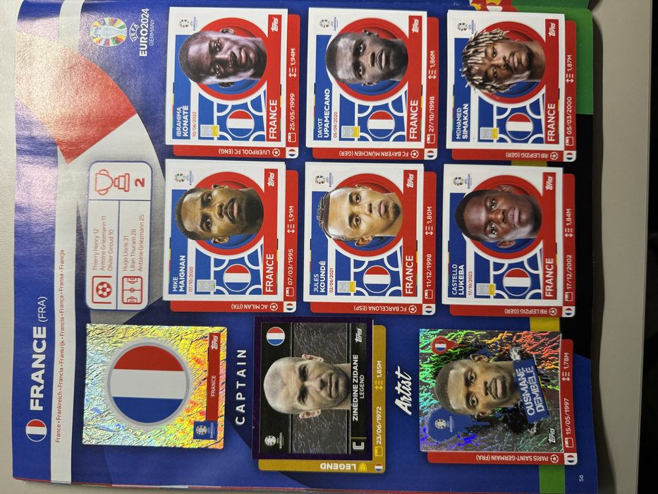 Продавам 100% попълнен албум Topps Euro 2024