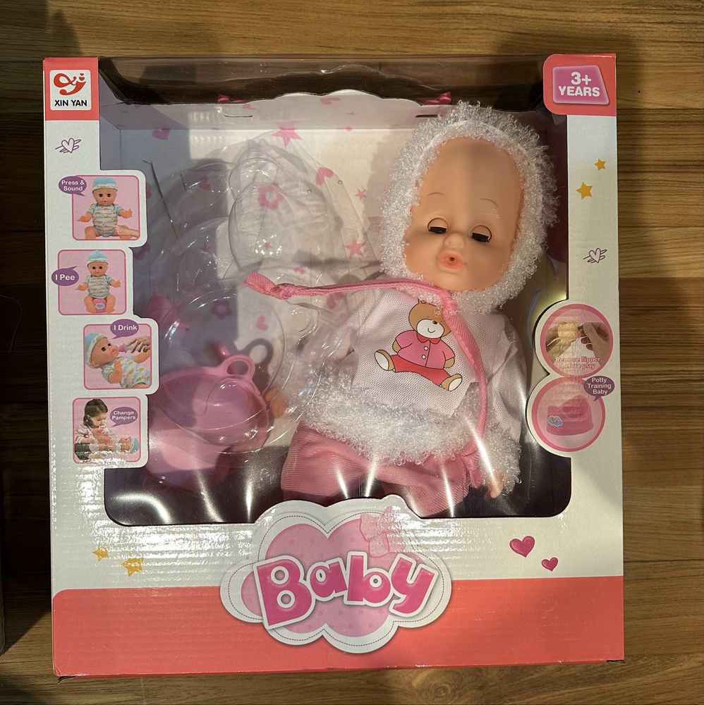Set interactiv cu bebelus care face pipi si accesorii, roz,  NOU