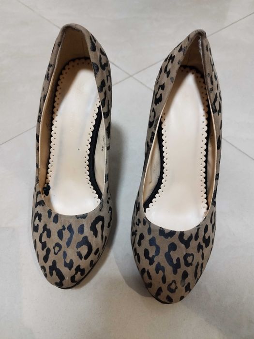 Маратонки и обувки на ток