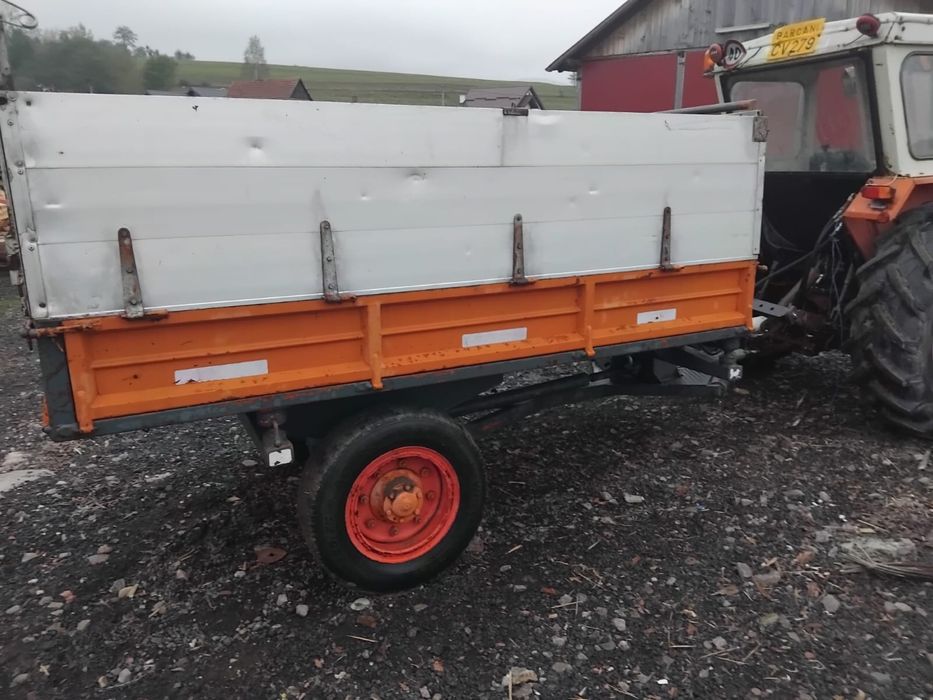 Remorca basculabila pe 3 parti