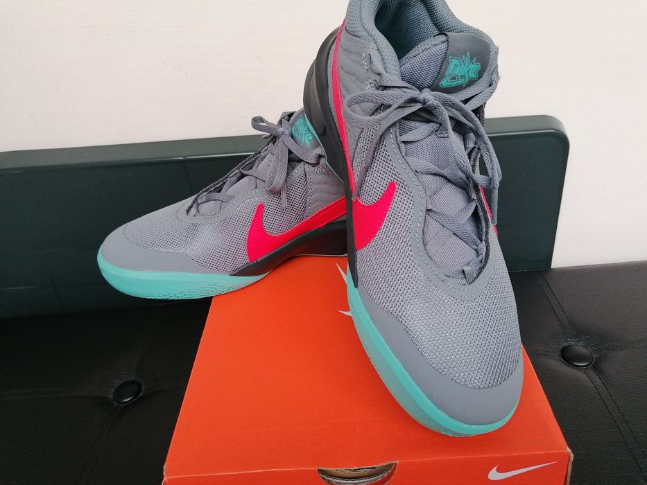 Nike 38,5 noi doar probati