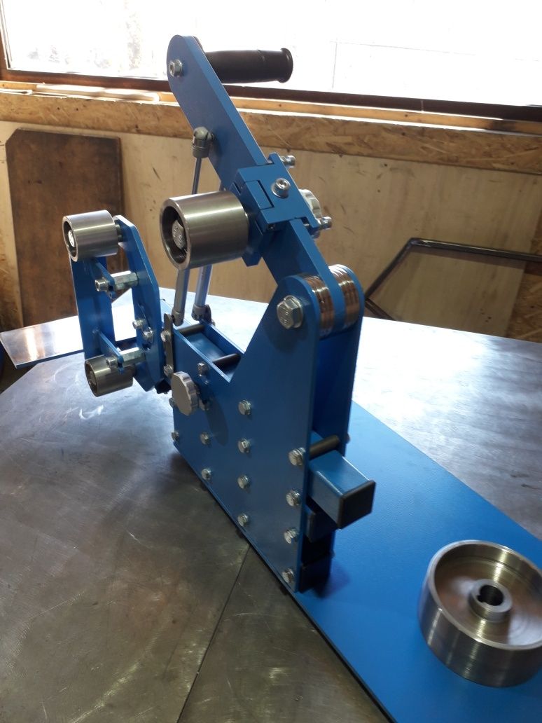 Polizor cu banda tip belt grinder