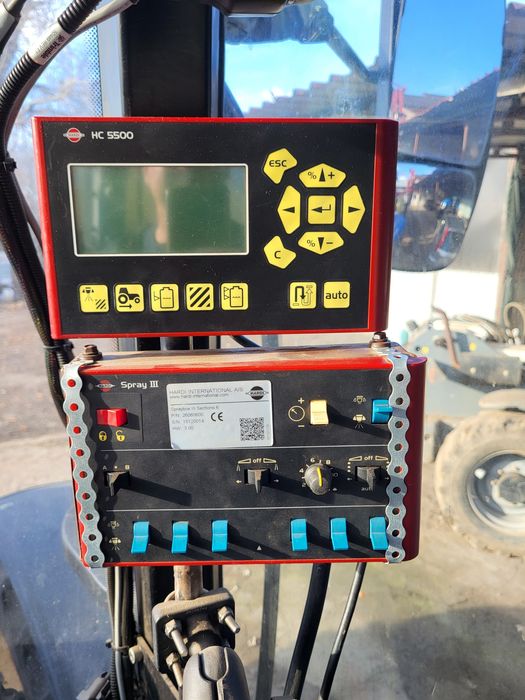 Tractor T6125S +Hardi Navigator 3000