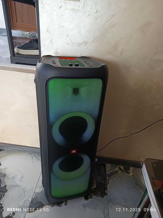 КОЛОНА JBL 1000 Party Box 1100вата запазена много , като нова