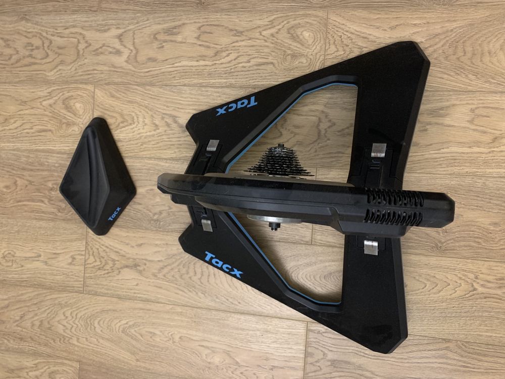 Велостанок Tacx Neo 2