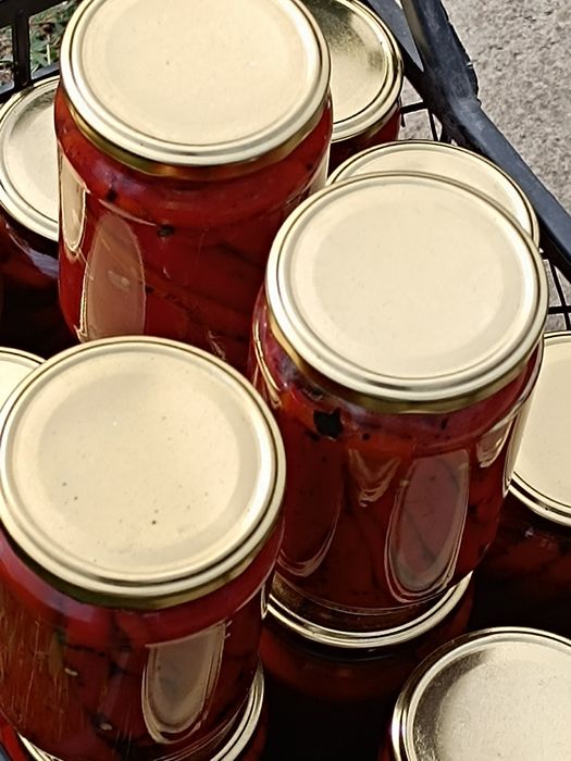 Печени, червени чушки Само със сол