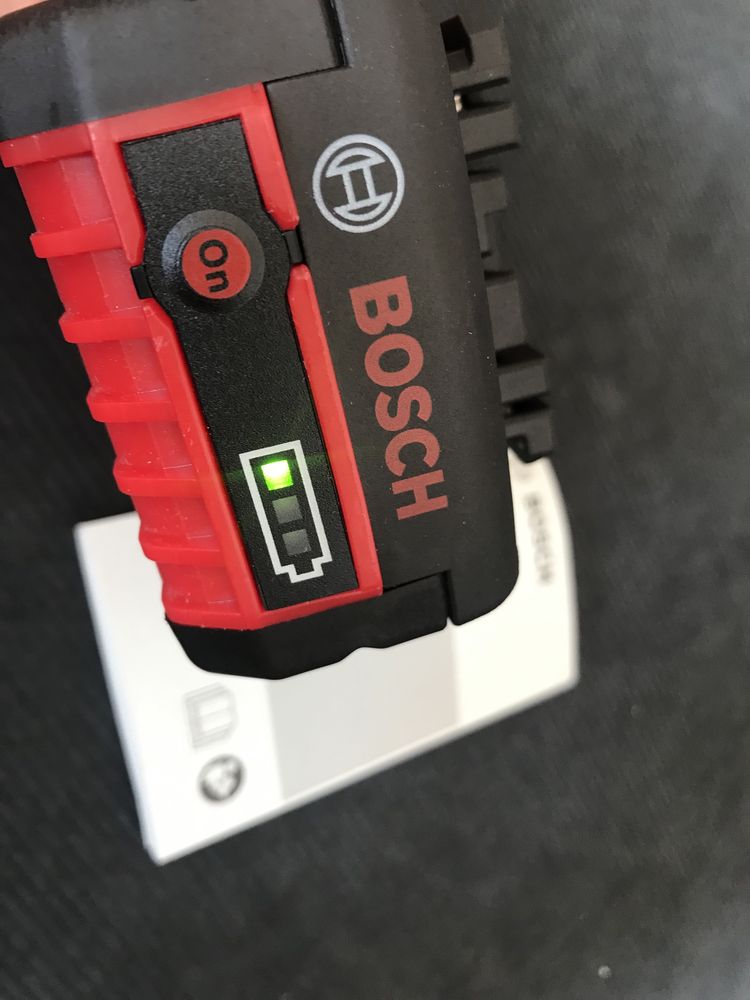 Baterie/Acumulator profesional Bosch li-ion, 18V, 4Ah, nou, tip sine