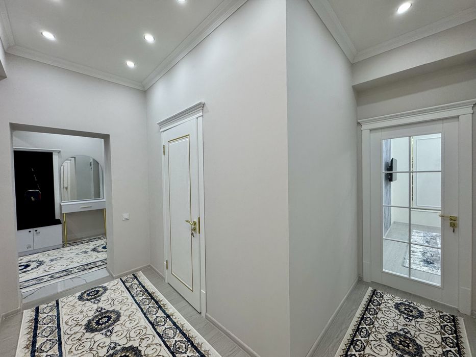 3х комнатная квартира, на 4 этаже. Рудакий.