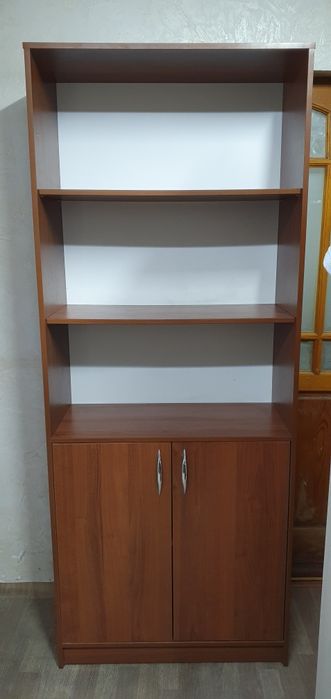 Офисная мебель в хорошем состоянии