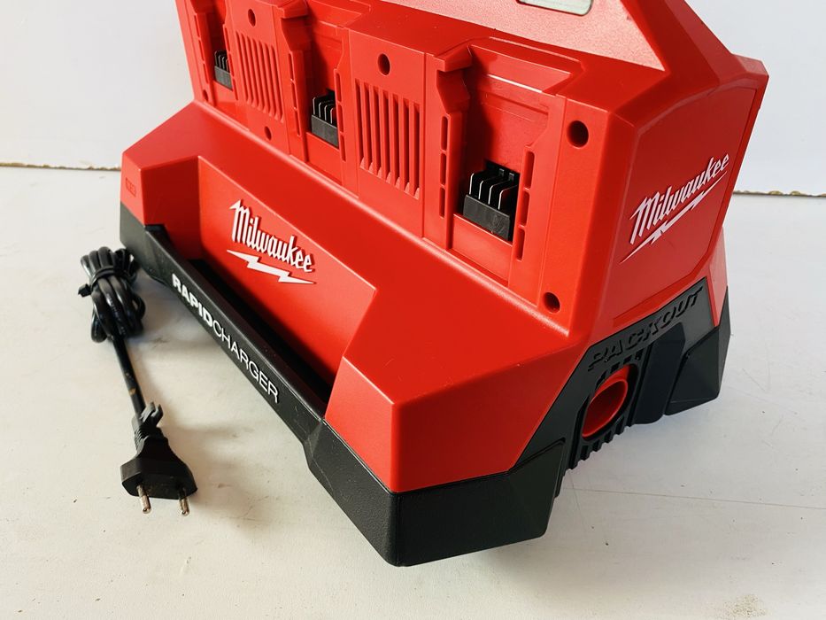 Milwaukee M18 PC6 rapid charger statie incarcare