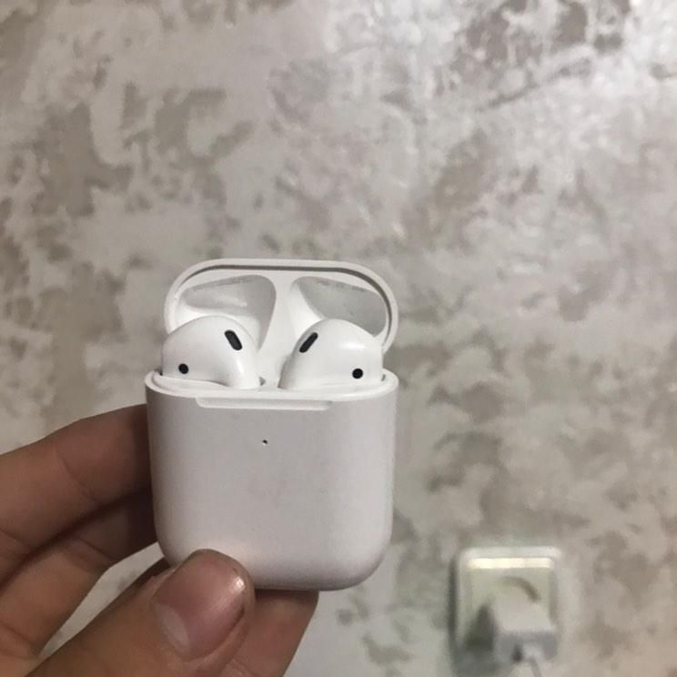 AirPods 2,в хорошем состояние