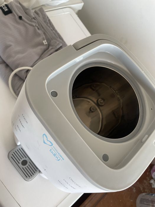 Aparat pentru prepararea formulei de lapte