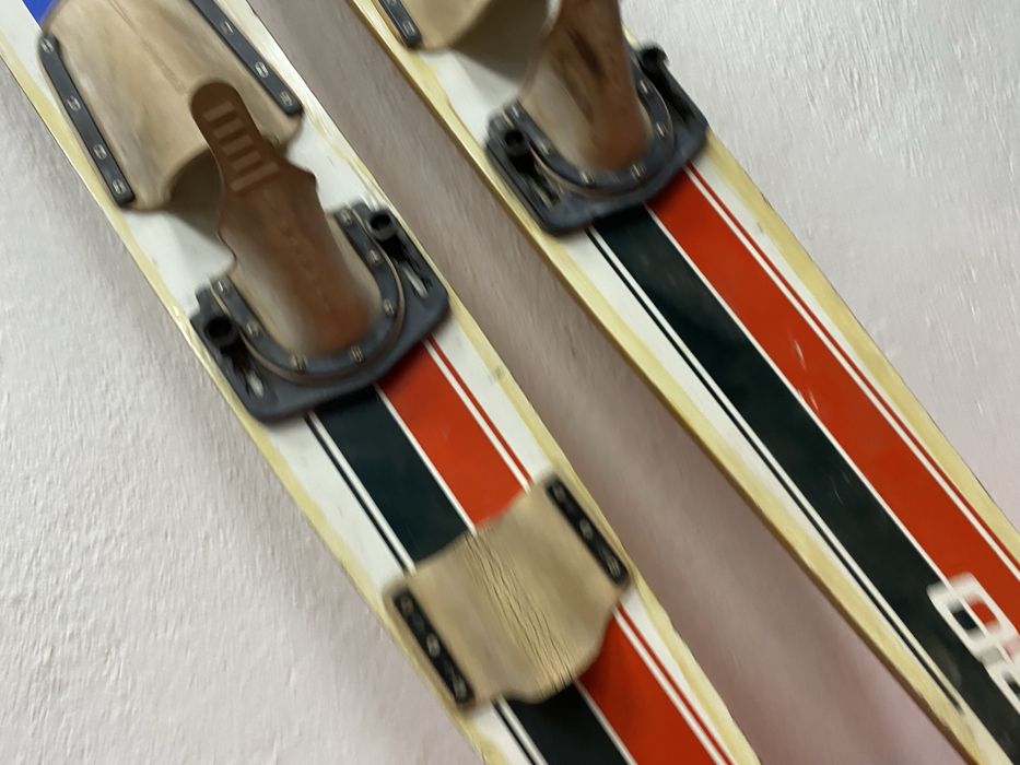 Винтидж водни ски пт дърво