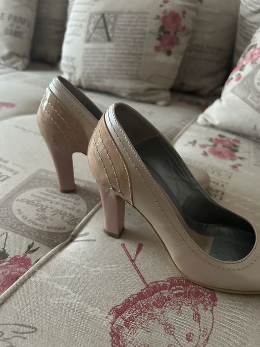 Pantofi din piele naturala