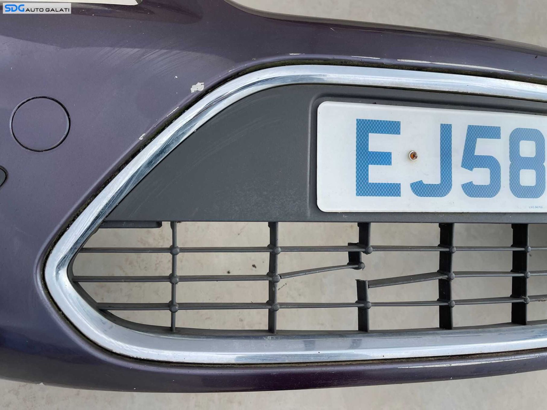 Grila Centrala Inferioara Suport Numar Inmatriculare Rama Crom Nichel cu Defect de pe Bara Spoiler Fata Ford Focus 2 Facelift 2007 - 2010 [DZ0029]