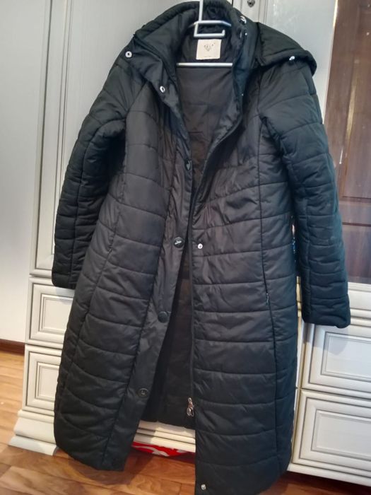 Қыстық ұзын пух куртка, күздік куртка бар. 46,48,50,52,54 размерлер .